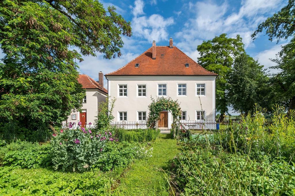 Historischer Pfarrhof Niederleierndorf Langquaid المظهر الخارجي الصورة